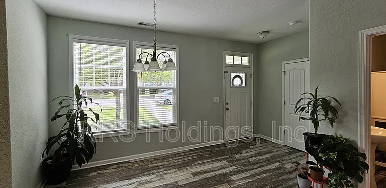 918 Hillside Ave — Photo 4