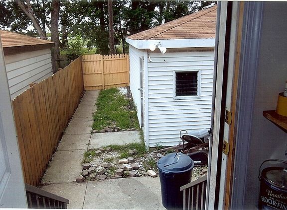 5th image of 8346 S La Salle St