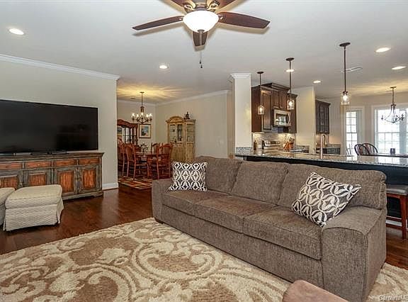 5th image of 120 Creek Cove Ln