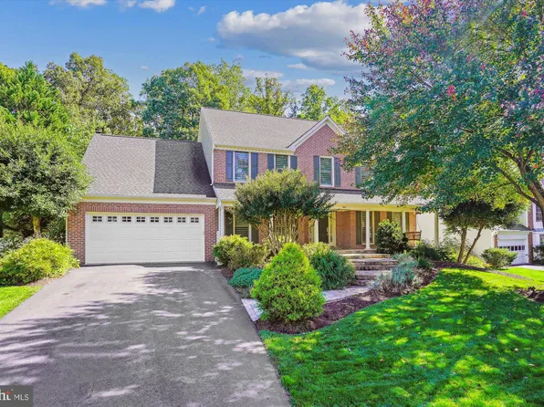 8616 Oak Chase Cir, Fairfax Station, VA 22039