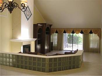 2nd image of 21682 Club Villa Ter