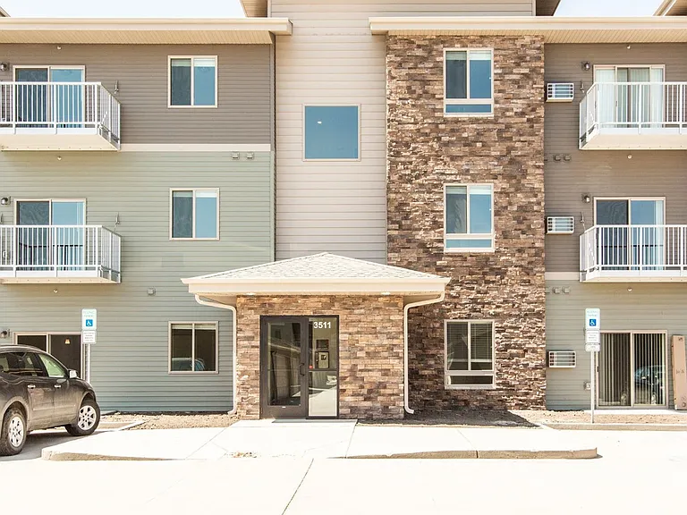 Dwell at Lakewood Apartments — Photo 64