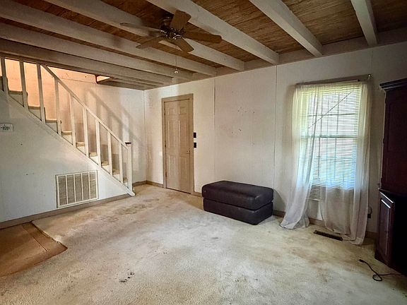 3rd image of 519 Clay Hill Dr
