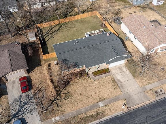 5th image of 317 Rebecca Dr
