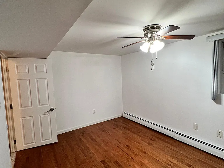 97 Grace St — Photo 4