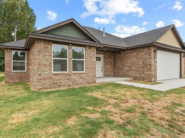 216 E Abbot Ln, Mustang, OK 73064