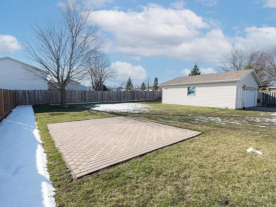2nd image of 4002 Ridge Rd #1