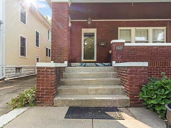 4th image of 1027 N Institute Pl