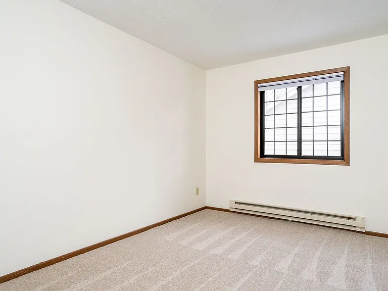 Woodcrest Townhomes — Photo 10