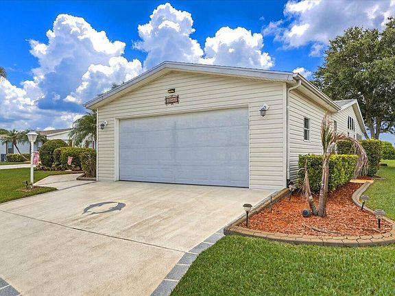 3rd image of 3241 Scarlet Tanager Court