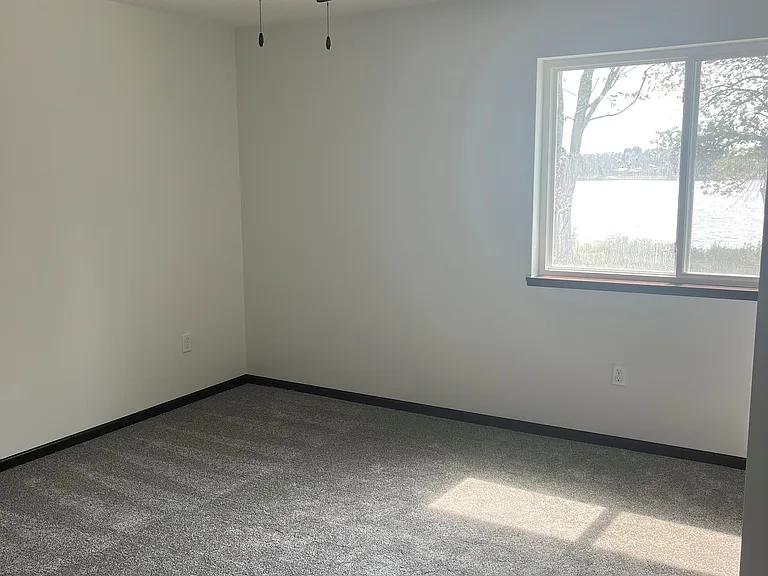 10 Lake Ln — Photo 7