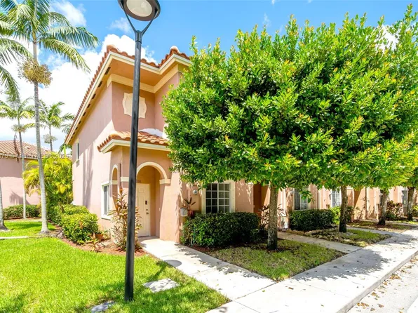 7818 Catalina Cir, Tamarac, FL 33321