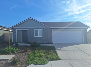 2165 Madalyn Ave, Tulare, CA 93274