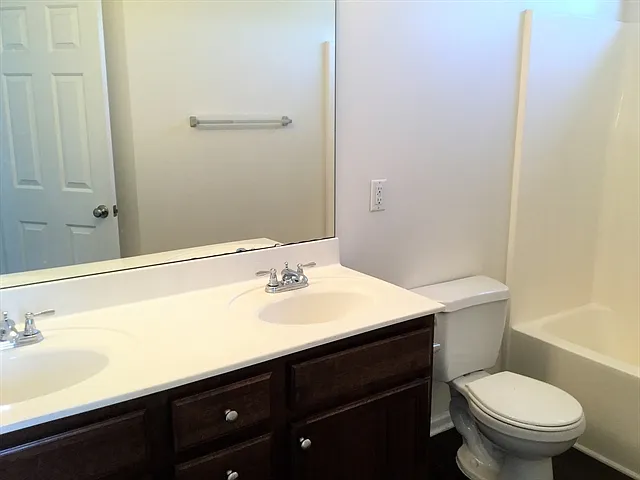 3912 Carolina Cherry Dr — Photo 10