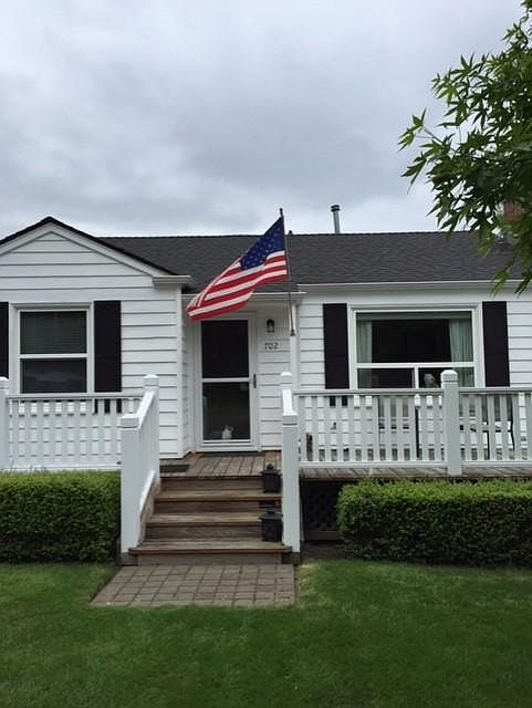 1st image of 702 98th Ave NE