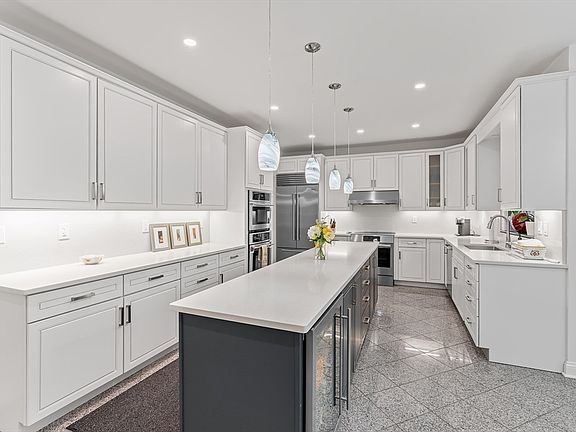 5th image of 233 Rice Rd