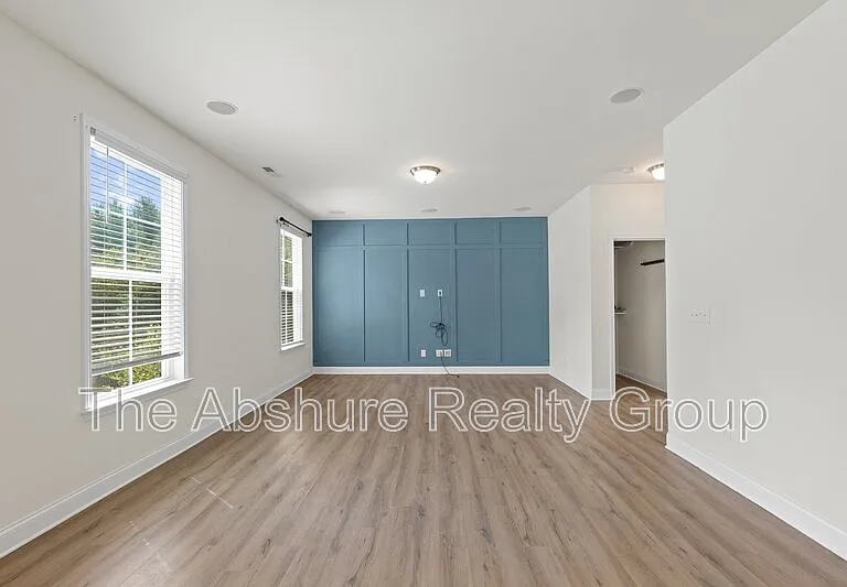 404 Avery Glenn Way — Photo 12