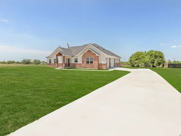 3062 Vista Rdg, Seguin, TX 78155