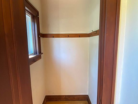 5th image of 3017 Westwood Ave