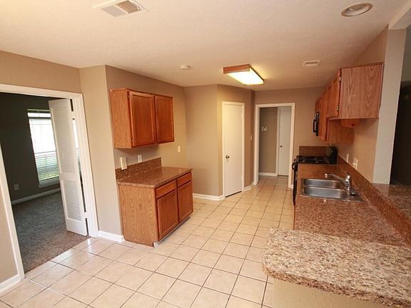 3rd image of 7103 Gallant Glen Ln
