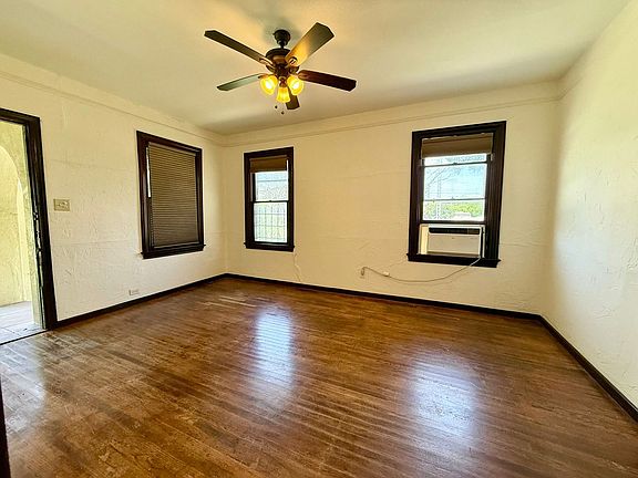 3rd image of 810 W Craig Pl Unit 103
