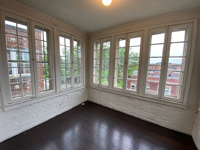 E Norwich Ave 4-16 SSR — Photo 33