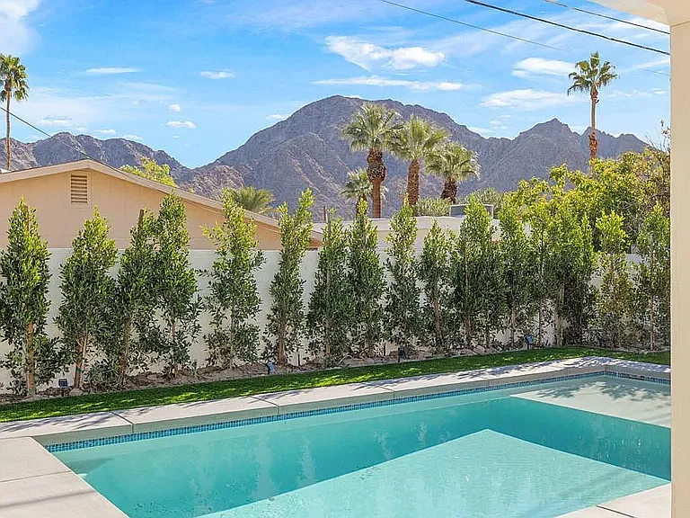 3 bed, 1300 sqft, $3,400 — Photo 3