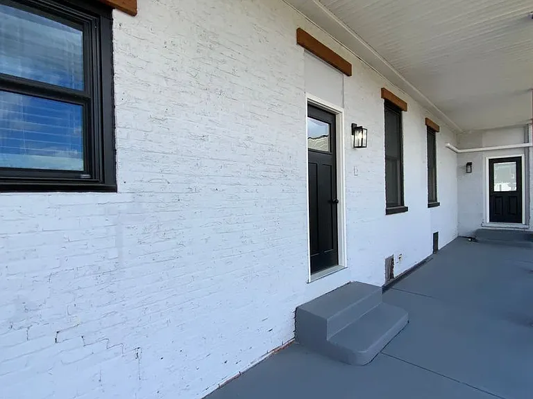 557 Union St — Photo 4