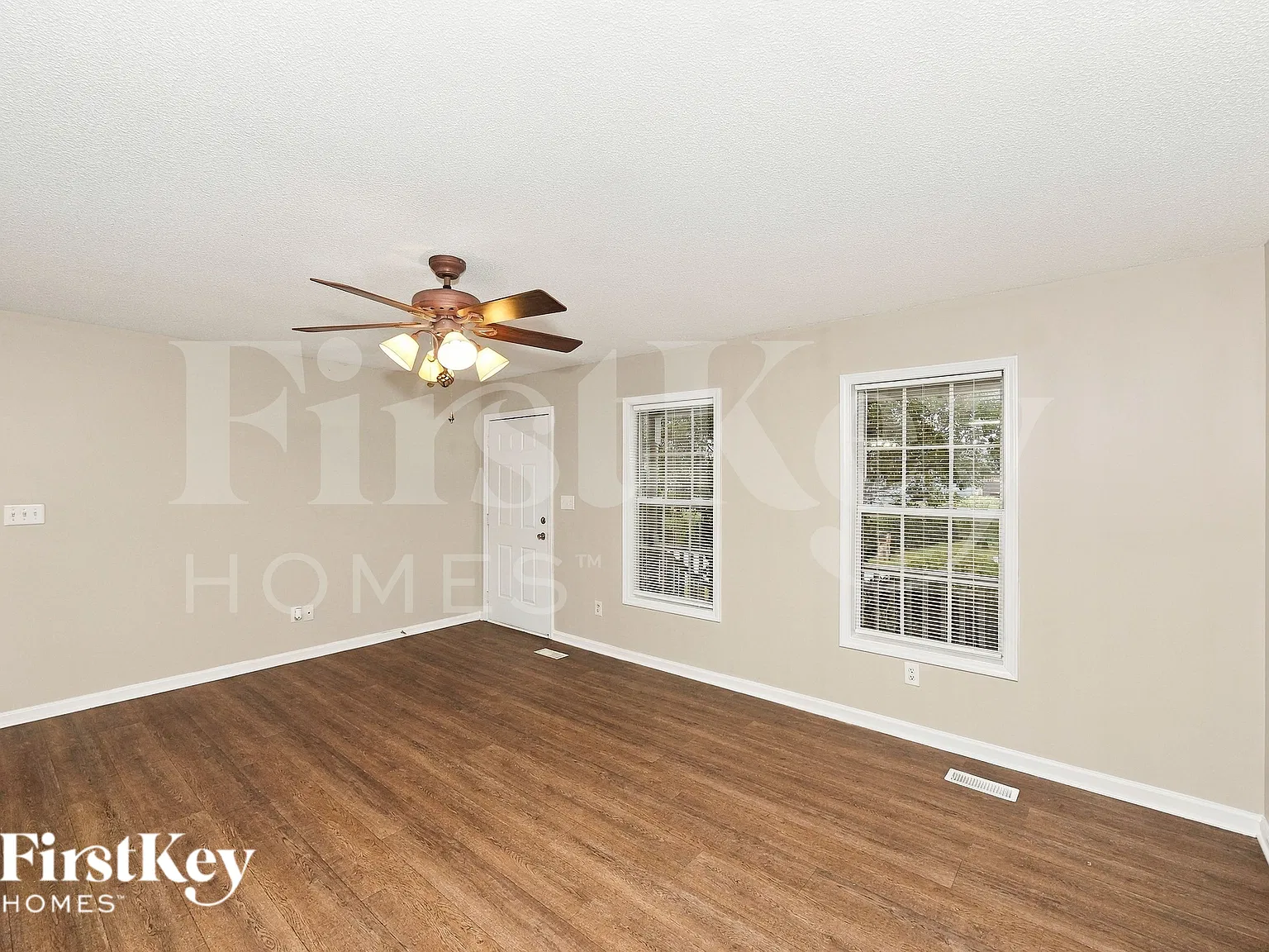 3 bed, 2.0 bath, 1267 sqft, $1,665 — Photo 3