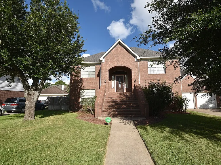 2527 Falcon Ridge St — Photo 2