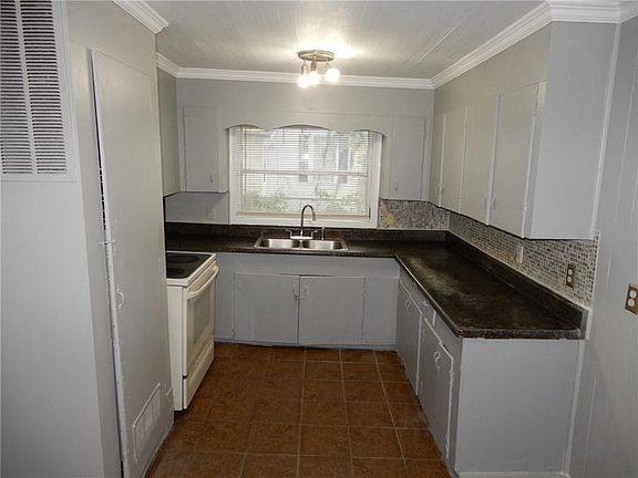 5th image of 3504 Treville Ave