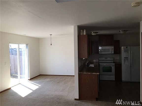 2nd image of 1412 202nd Street Ct E