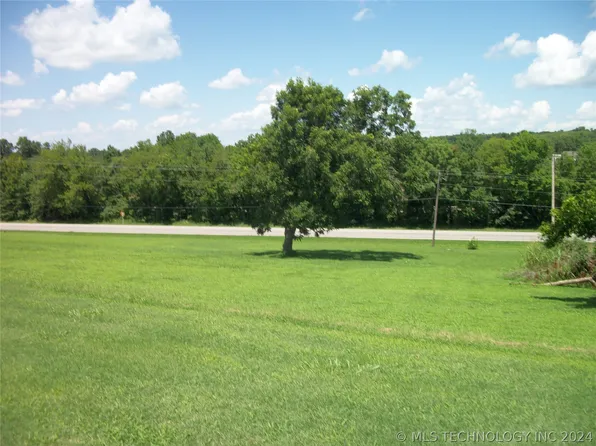 Hillside Ct, Claremore, OK 74017