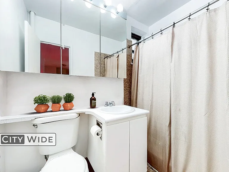 342 E 62nd St #13 — Photo 4