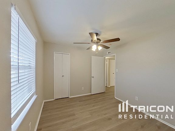 3rd image of 4204 Pepperbush Dr