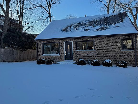 2nd image of 830 Deerfield Rd