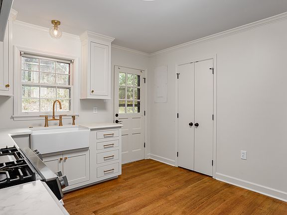 5th image of 728 Willingham Rd
