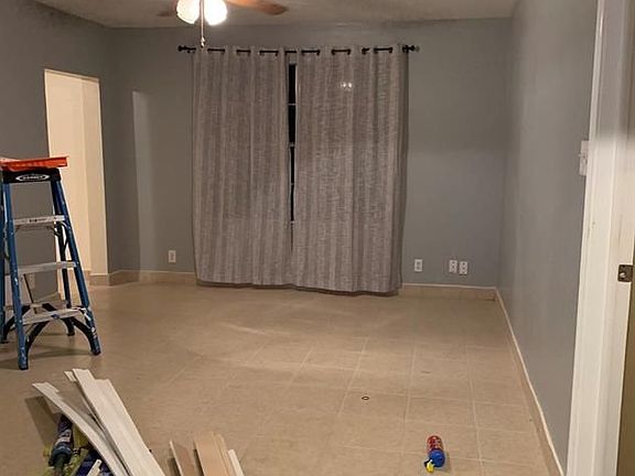 4th image of 203 Little Buck Dr
