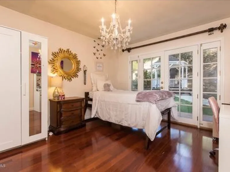 1314 Lamont Ave — Photo 9