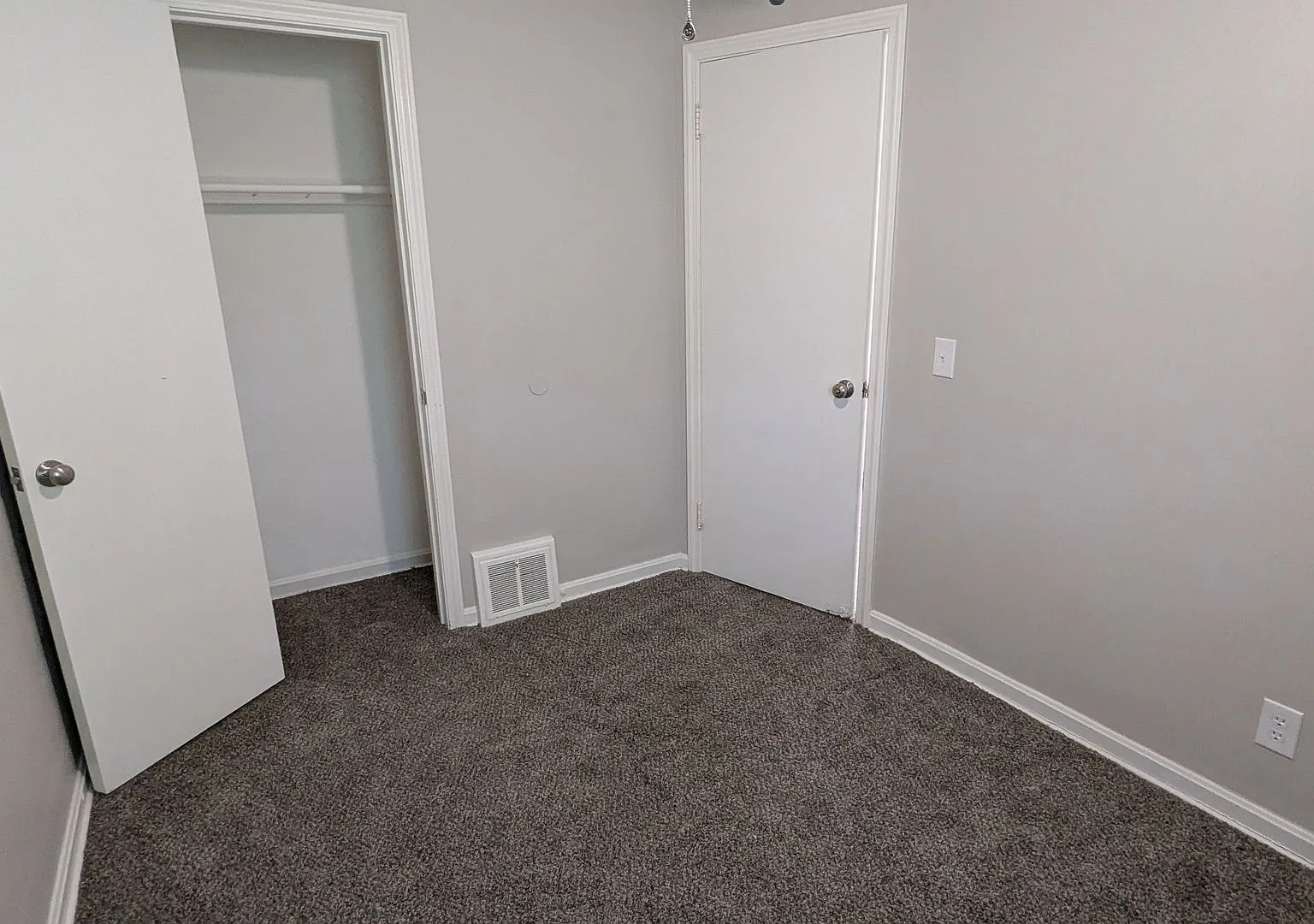 MN One Rowland 2 (Bldg. 1405) — Photo 4