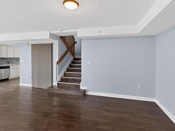 5th image of 280 SW 20th Rd APT 904