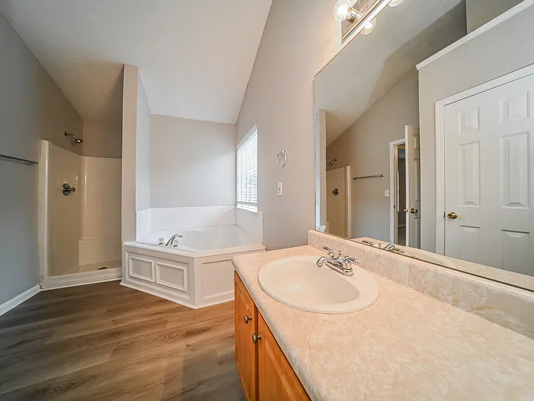 505 Concord Ter — Photo 12