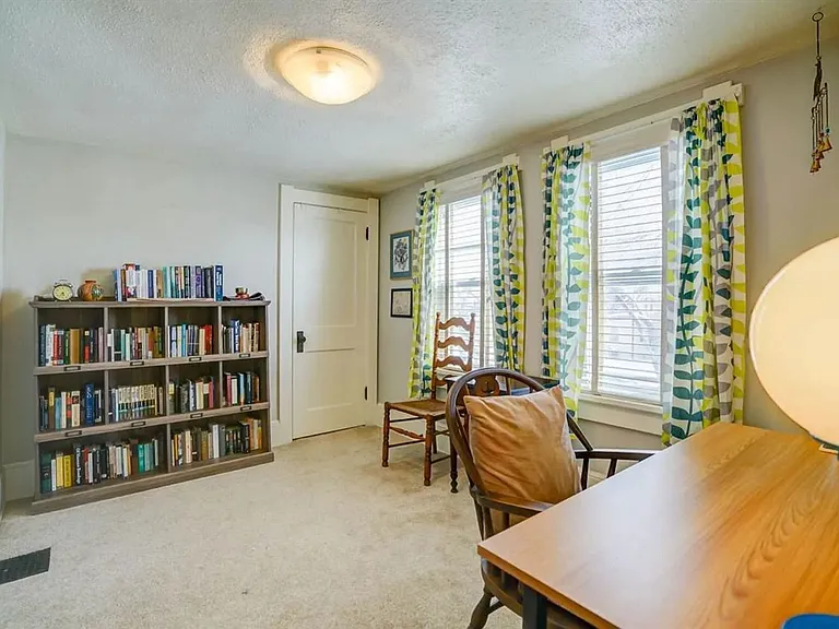 2514 E Johnson St — Photo 18