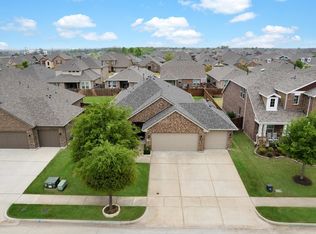 1912 Drover Creek Rd, Aubrey, TX 76227