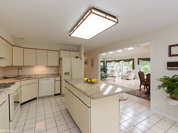 4th image of 21066 W Woodbury Ct