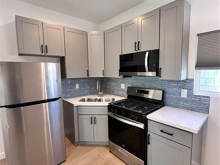 24375 Robie Ct — Photo 5