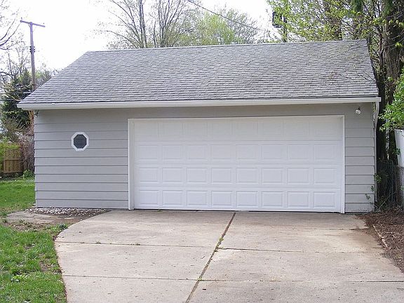3rd image of 33511 Bock St