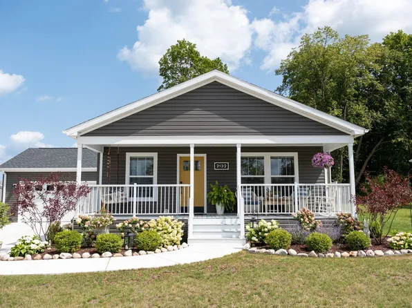 2132 Vista View Dr, Traverse City, MI 49686
