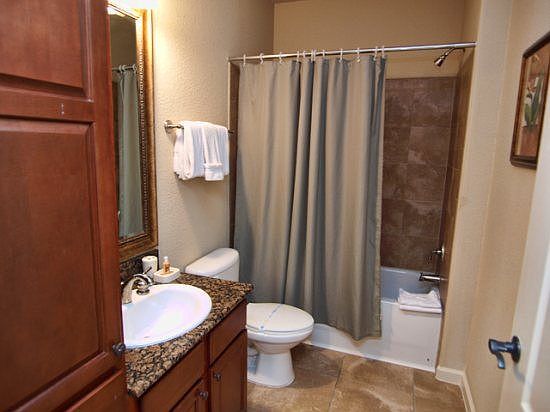 BP3C906-423-bathroom-ensuite-2