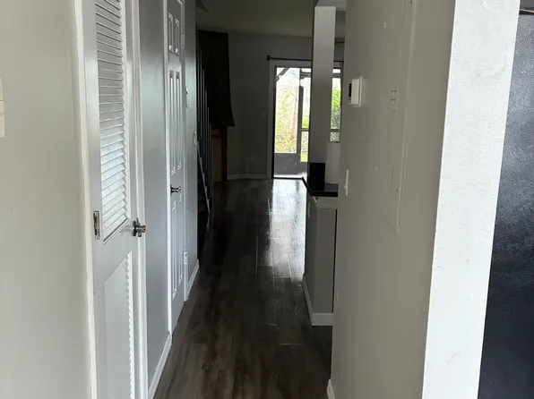 16642 Brigadoon Dr, Tampa, FL 33618